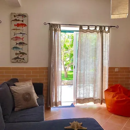 House - Large Patios, Free Wifi, Parking בית נופש *