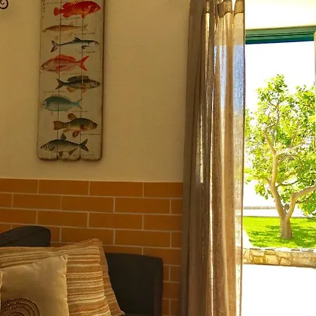 בית נופש House - Large Patios, Free Wifi, Parking *