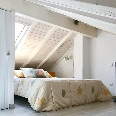 House - Large Patios, Free Wifi, Parking בית נופש סאגרש