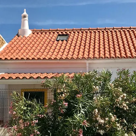 House - Large Patios, Free Wifi, Parking Holiday home *
